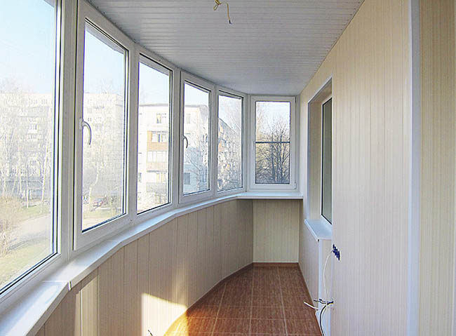 Замена холодного остекления на балконе на теплое Звенигород
