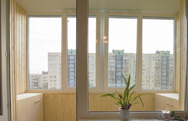 Остеклить балкон пластиковыми рамами: цены в Звенигород Звенигород