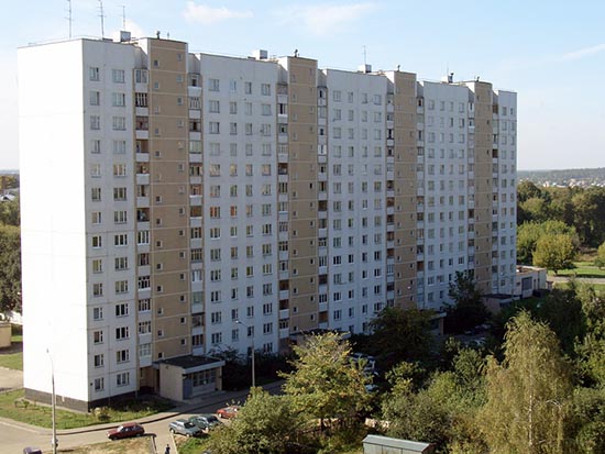 Остекление балконов в доме серии П 30 Звенигород
