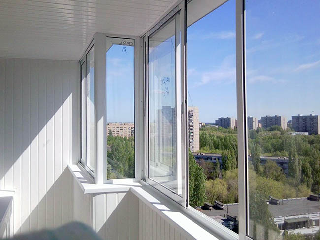 Нестандартное остекление балконов косой формы и проблемных балконов Звенигород
