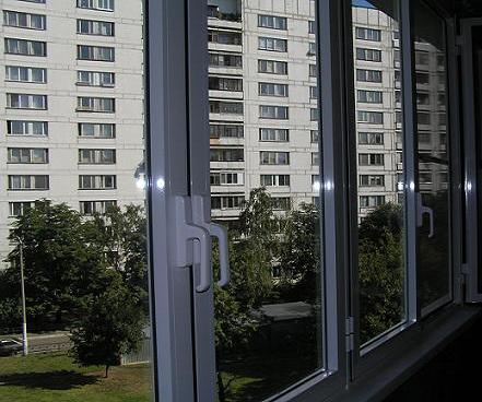 установка пластиковых окон на балконе Звенигород